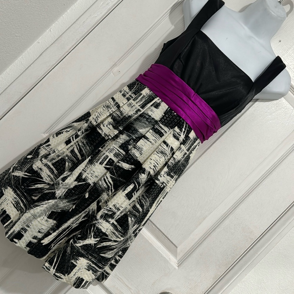 Vintage City Studio Black White and Pink Party Dress For Young Lady Size Medium